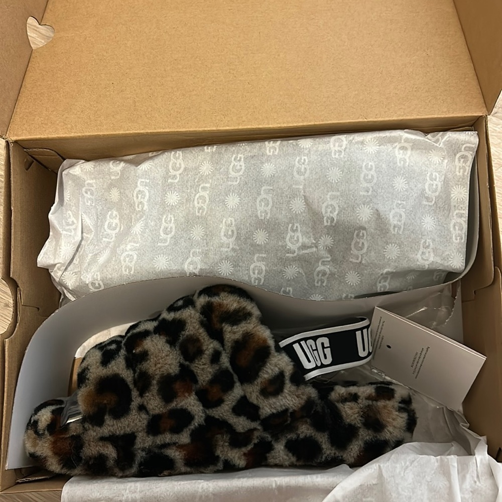 UGG Fluff yeah slipper